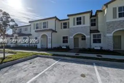 2892 SE 25th Rd, Homestead: photo 1 of 12