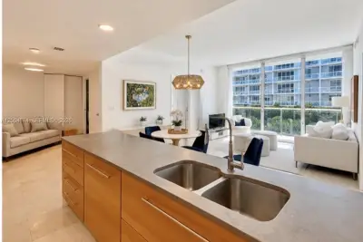 475 Brickell Ave #1609, Miami: photo 1 of 14