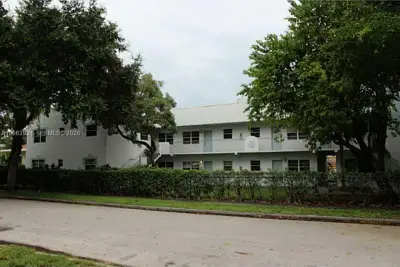 1925 Madison St #19, Hollywood: photo 1 of 6