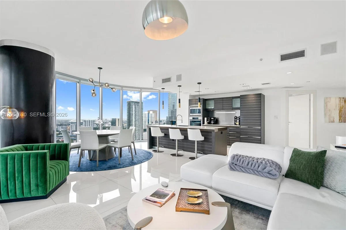 200 Biscayne Boulevard Way #3802, Miami: photo 1 of 64