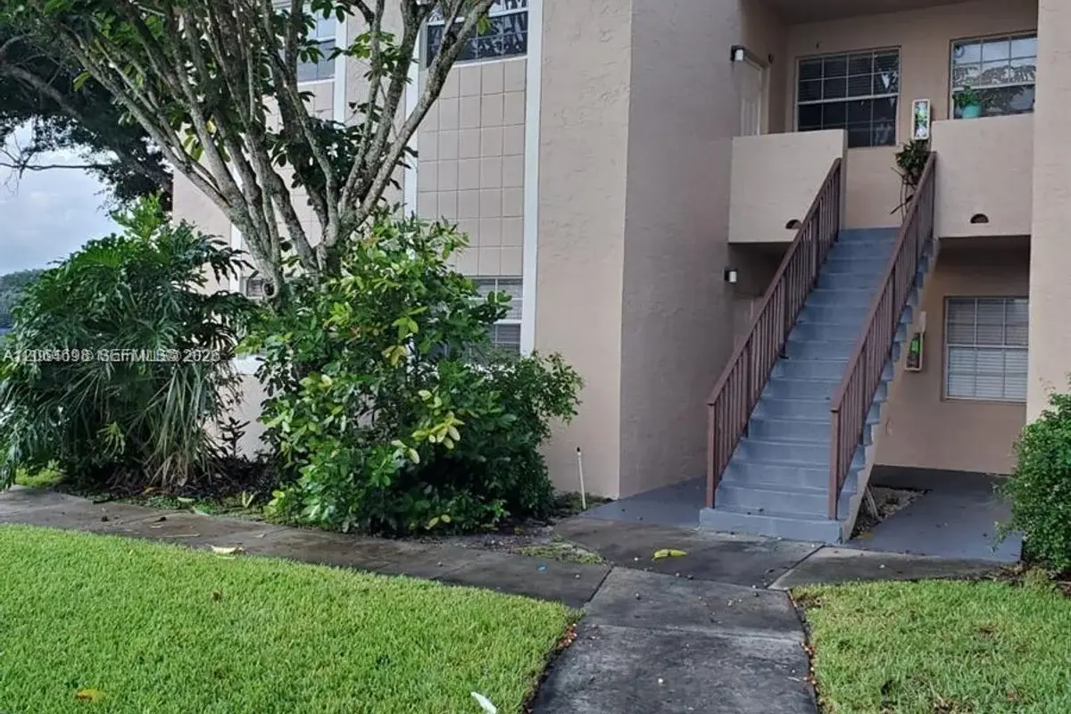 1851 NW 96th Ter #6C, Pembroke Pines: photo 1 of 7
