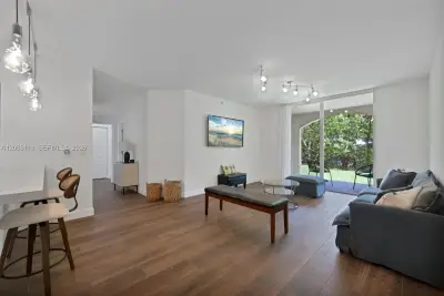 19601 E Country Club Dr #7108, Aventura: photo 1 of 31