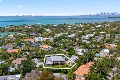 685 Harbor Ln, Key Biscayne: photo 1 of 44