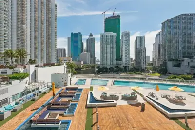 92 SW 3rd St #1210, Miami: photo 1 of 15