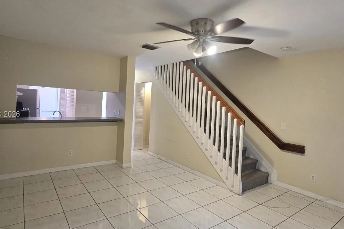 9092 NW 40th St #4, Coral Springs: photo 1 of 20