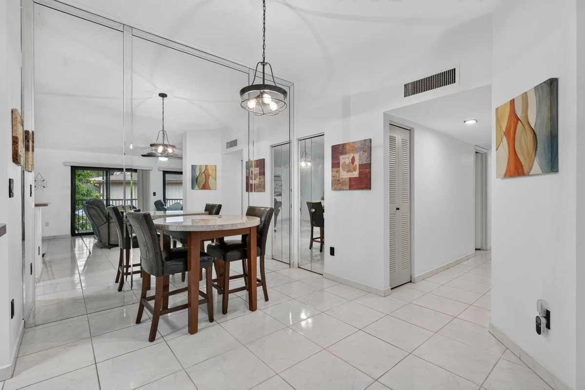 9474 S Belfort Cir #206, Tamarac: photo 1 of 33