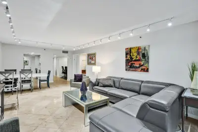 1717 N Bayshore Dr #A-1041, Miami: photo 1 of 37