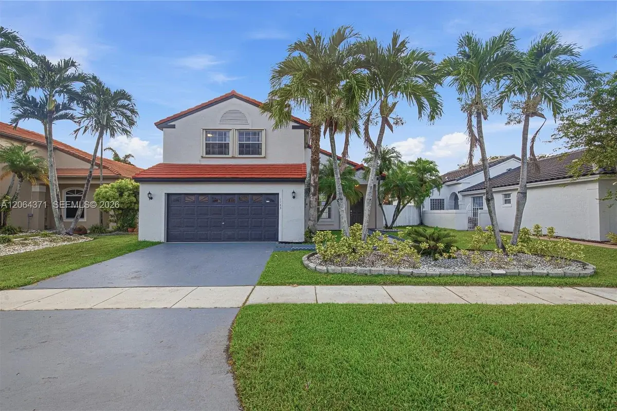 1143 NW 175th Ave, Pembroke Pines: photo 1 of 32