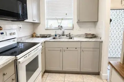 8345 Sunrise Lakes Blvd #203, Sunrise: photo 1 of 9