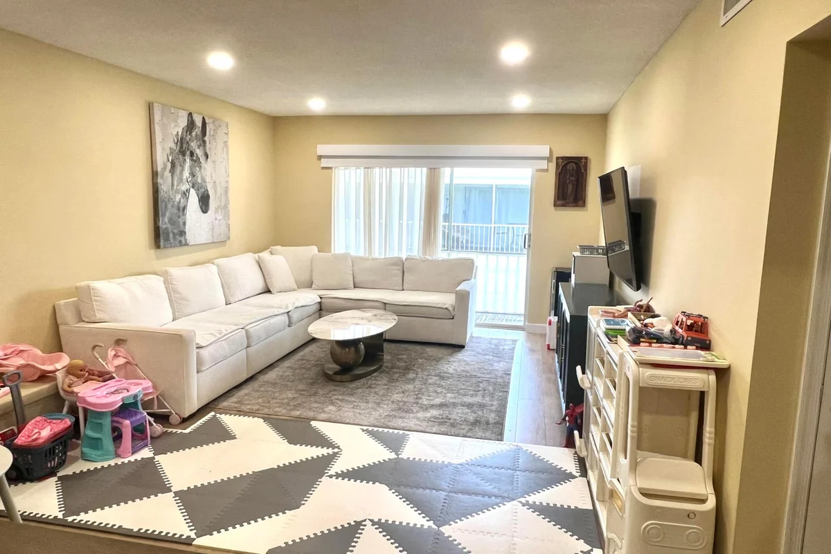 2211 NE 67th St #1124, Fort Lauderdale: photo 1 of 30