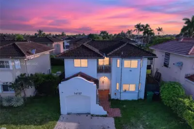 14137 SW 164th Ter, Miami: photo 1 of 35