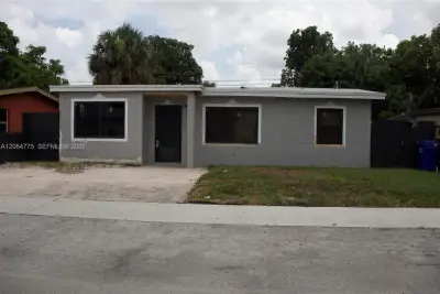 2732 NW 5th St, Pompano Beach: photo 1 of 11