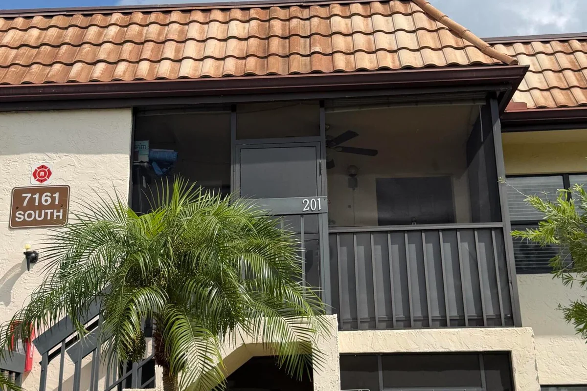 7161 Golf Colony Ct #201, Lake Worth: photo 1 of 11