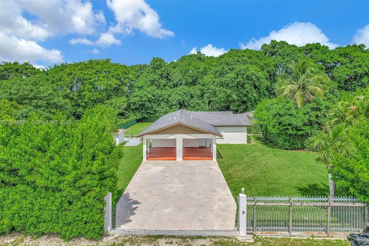 19200 SW 216th St, Miami: photo 1 of 84