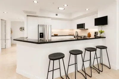 14951 Royal Oaks Ln #1501, North Miami: photo 1 of 66
