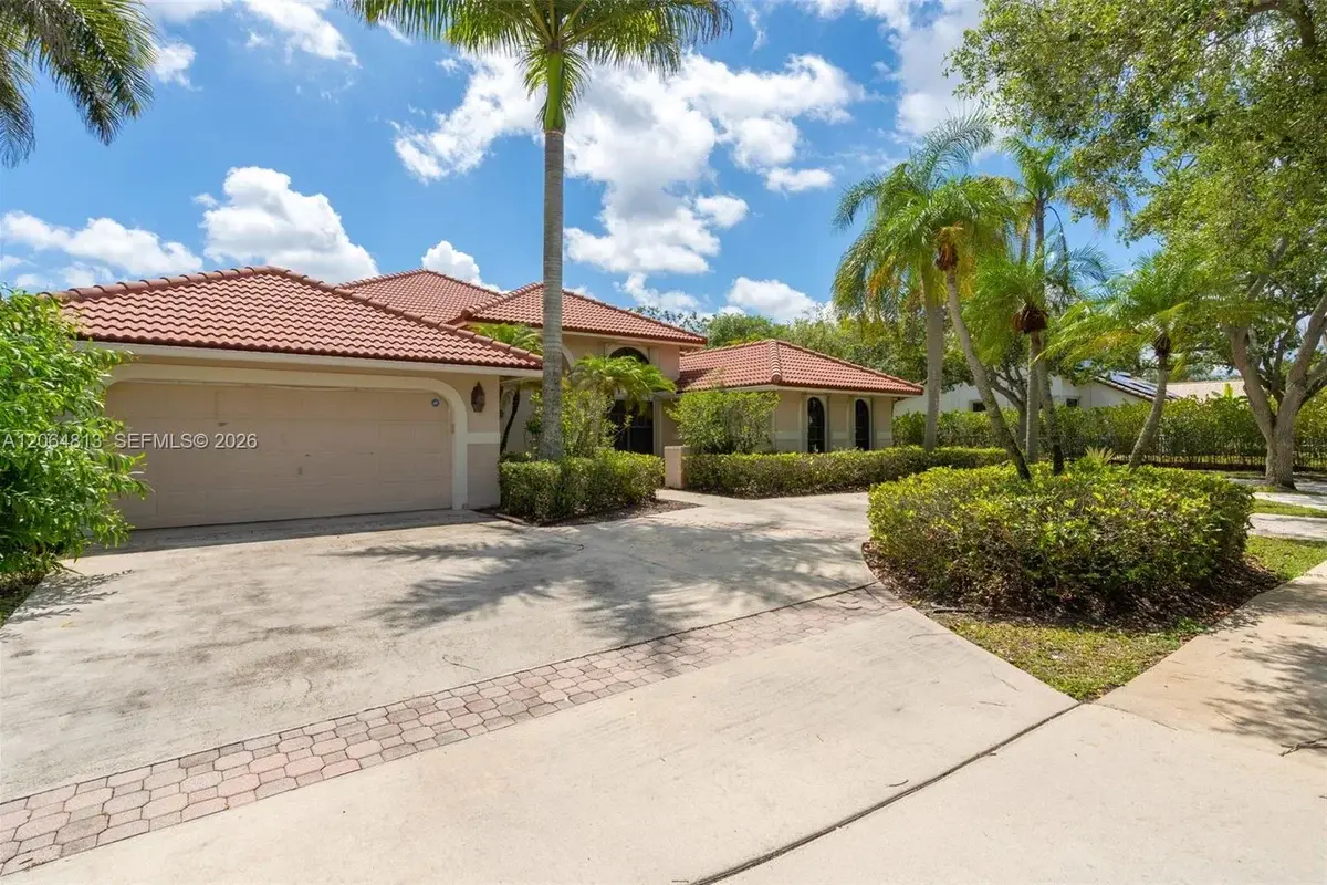 1051 Deerpath Ct, Weston: photo 1 of 37