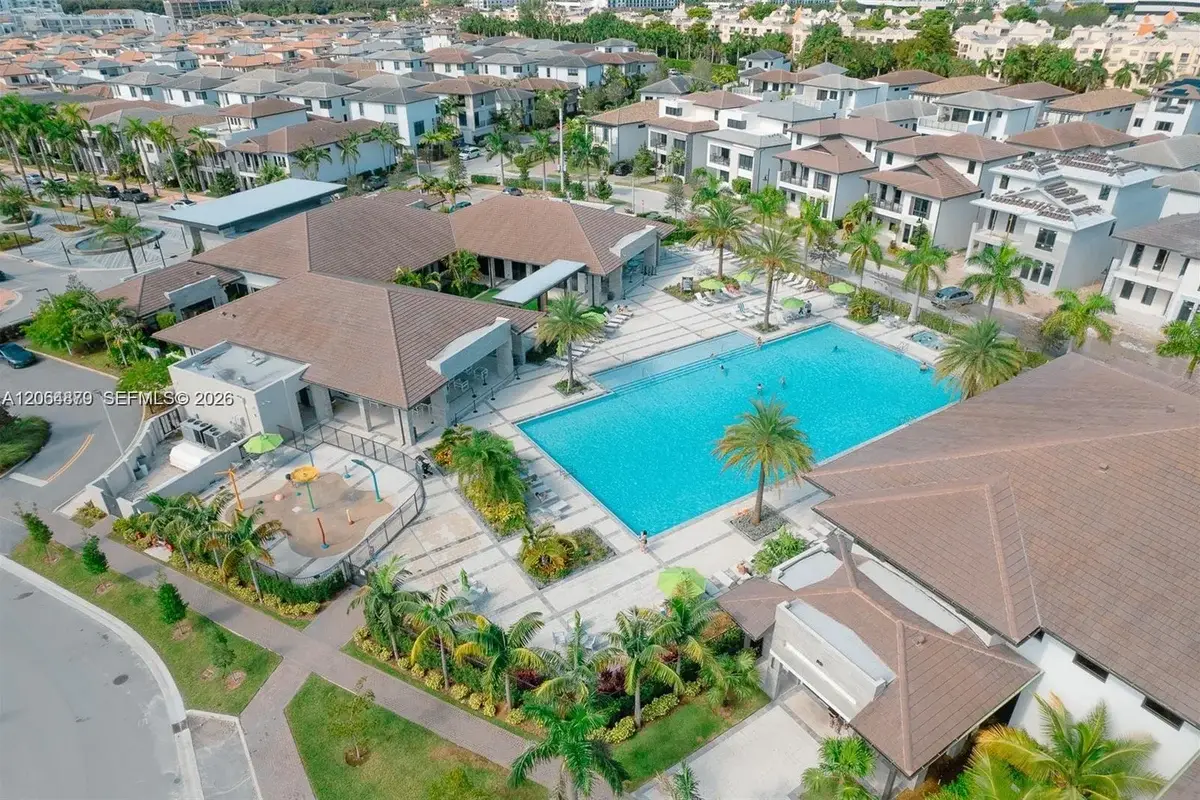 8201 NW 41st St #D-202, Doral: photo 1 of 13