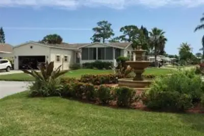 4090 5th Ave, Lantana: photo 1 of 37