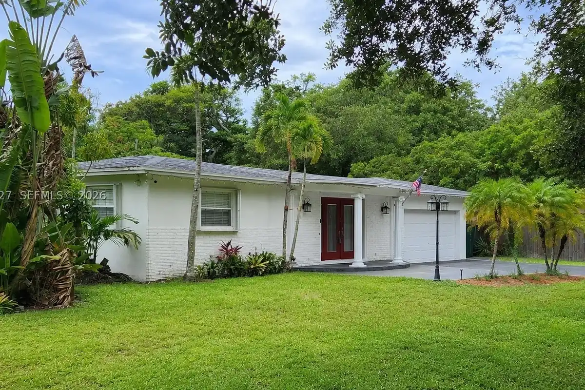 4020 SW 2nd St, Plantation: photo 1 of 27