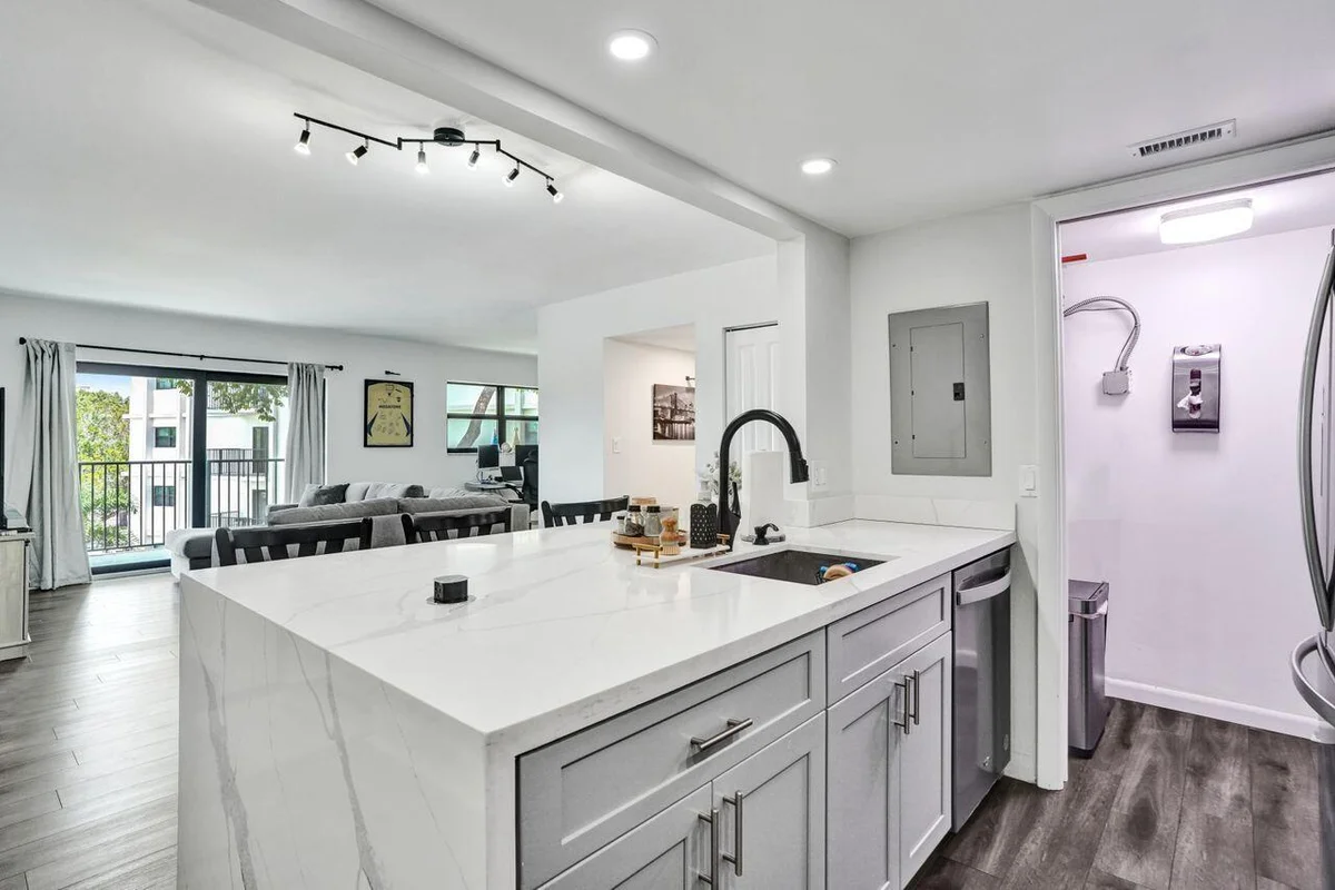 1000 River Reach Dr #321, Fort Lauderdale: photo 1 of 53