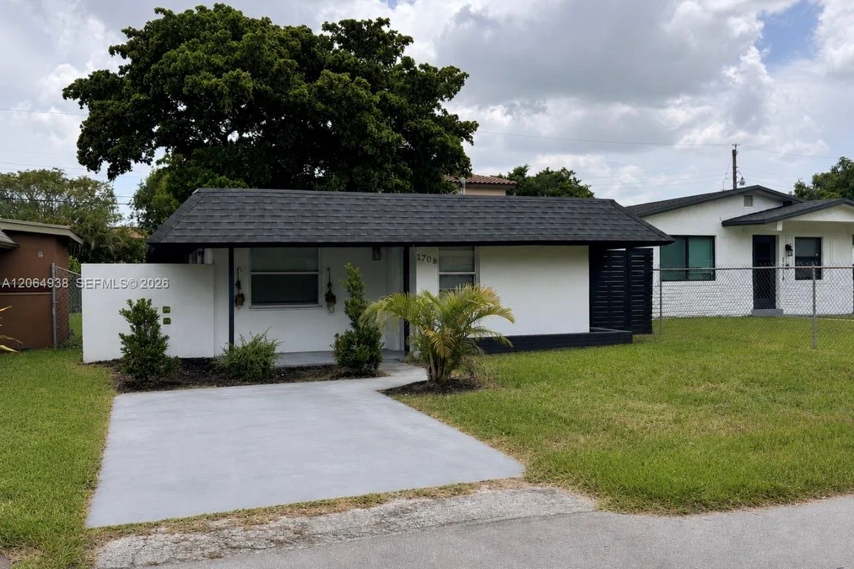 1708 NW 7th St, Fort Lauderdale: photo 1 of 14