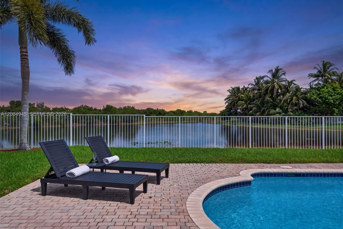 1038 Lavender Cir, Weston: photo 1 of 42