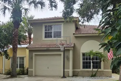 4810 Mcgill St, Boynton Beach: photo 1 of 17