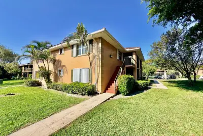 741 NW 104th Ave #203, Pembroke Pines: photo 1 of 42