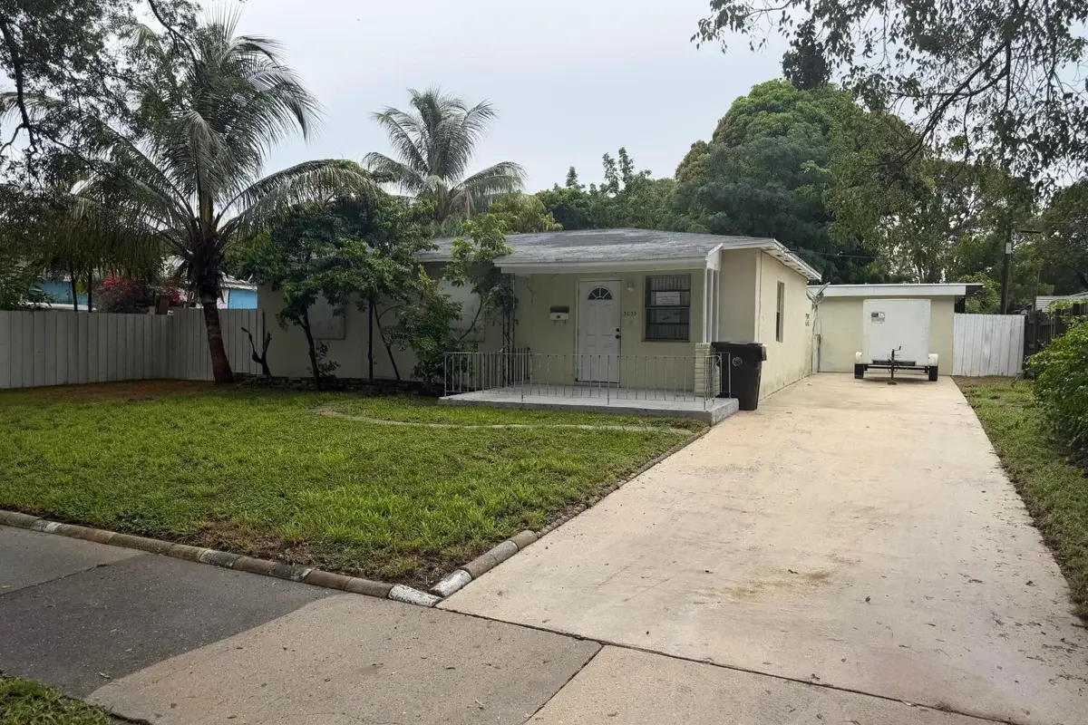 3033 Clyde Rd, West Palm Beach: photo 1 of 2