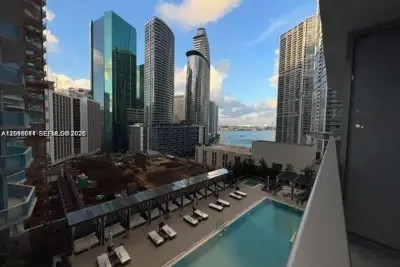 77 SE 5th St #1704, Miami: photo 1 of 47
