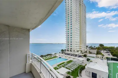 770 Claughton Island Dr #808, Miami: photo 1 of 16