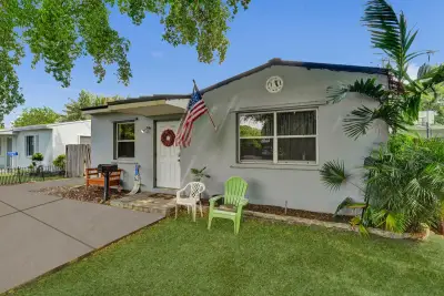 2815 Adams St, Hollywood: photo 1 of 16