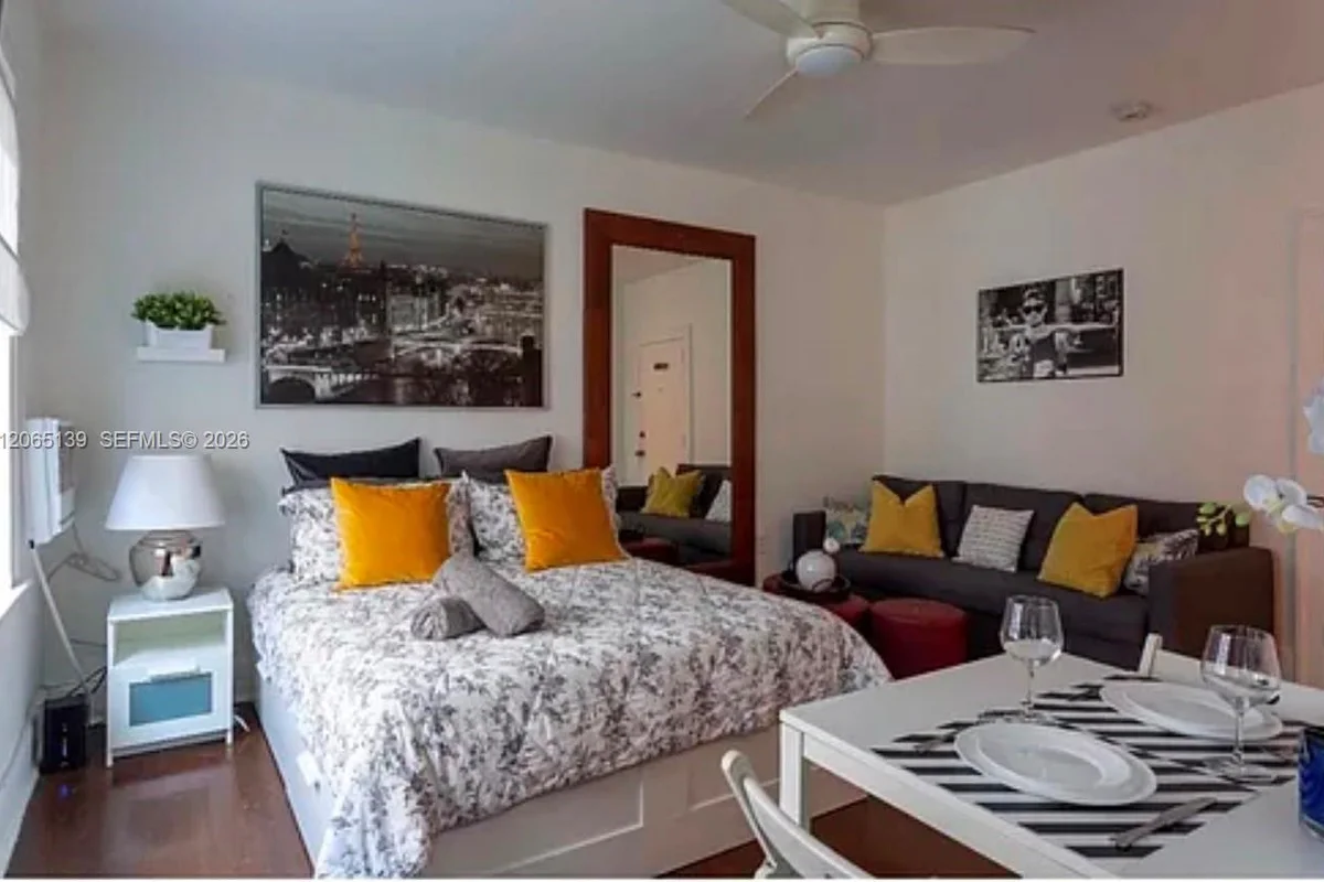 1611 Michigan Ave #5, Miami Beach: photo 1 of 11