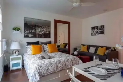 1611 Michigan Ave #5, Miami Beach: photo 1 of 11