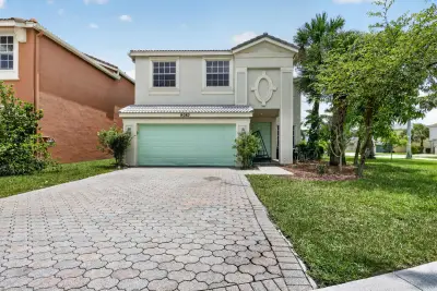 9080 Dupont Pl, Wellington: photo 1 of 46