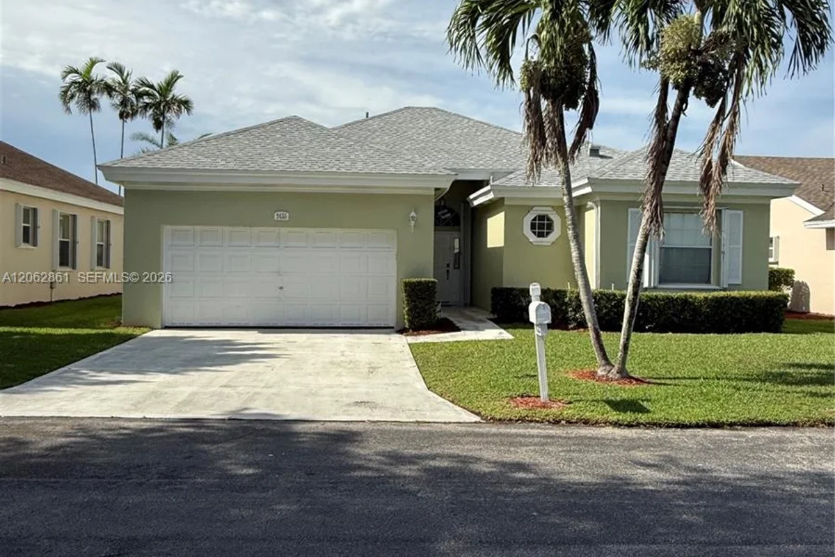 2435 SE 7th Pl, Homestead: photo 1 of 33