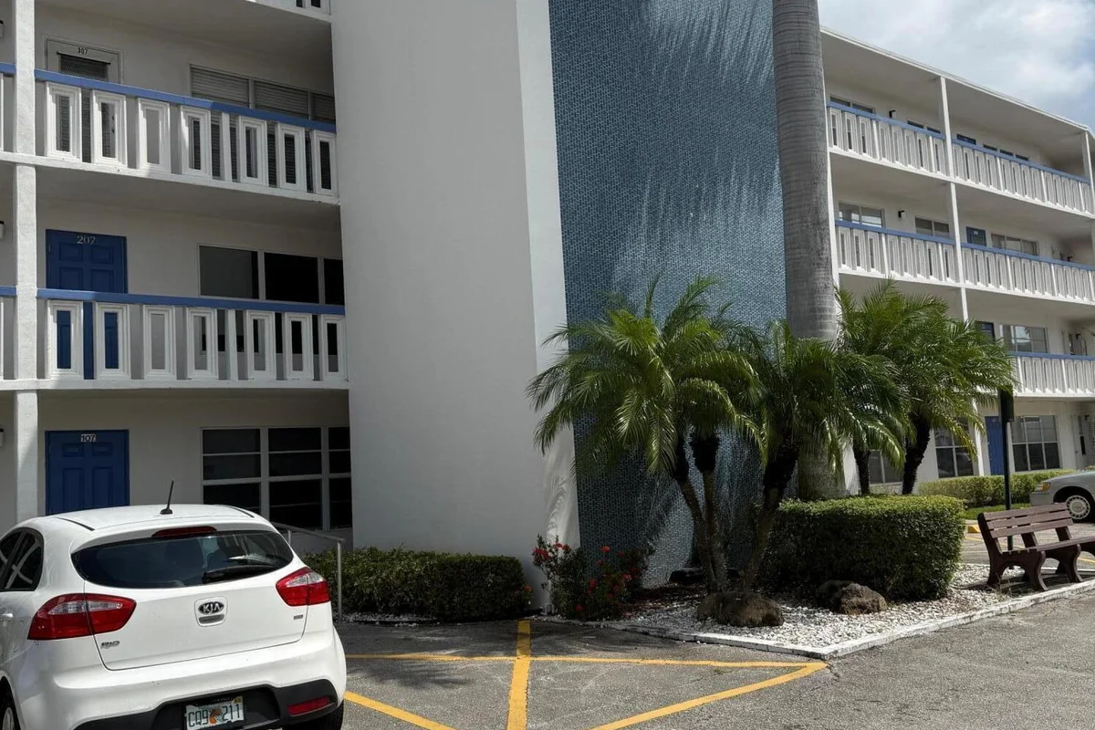 407 Greenbrier A, West Palm Beach: photo 1 of 16