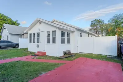 521 S 24th Ave, Hollywood: photo 1 of 18