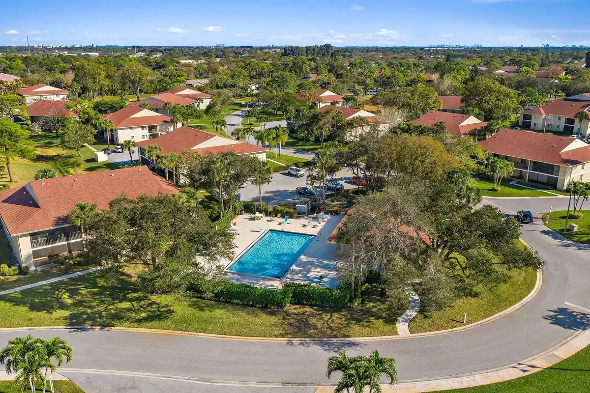 6540 Chasewood Dr #F, Jupiter: photo 1 of 36