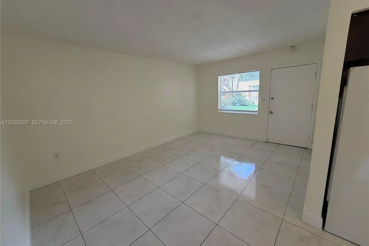 16150 NE 19th Ct #2, North Miami Beach: photo 1 of 9