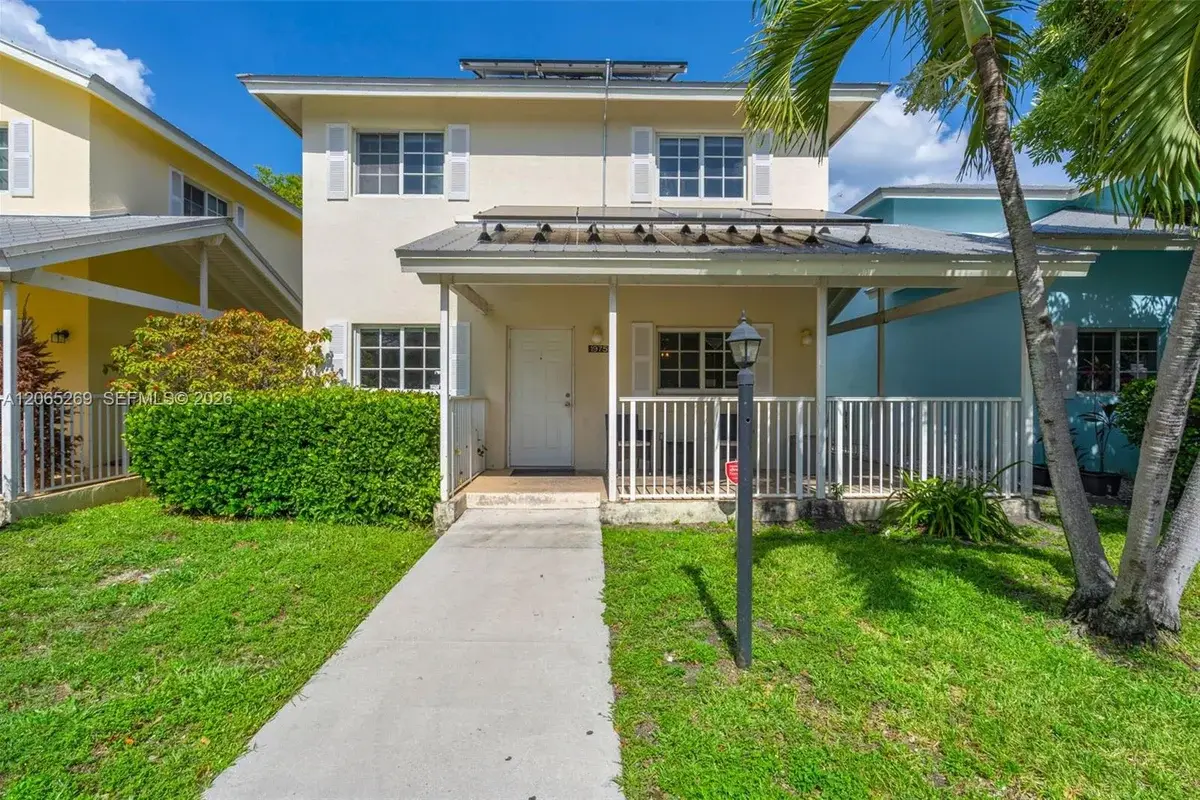 1975 NW 3rd Ct #39, Miami: photo 1 of 39