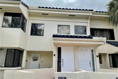 1674 NW 81st Way, Plantation: photo 1 of 20