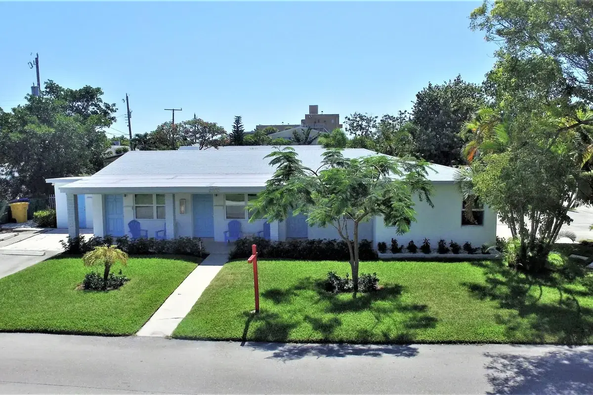 2400 Park Ave #2, Riviera Beach: photo 1 of 13