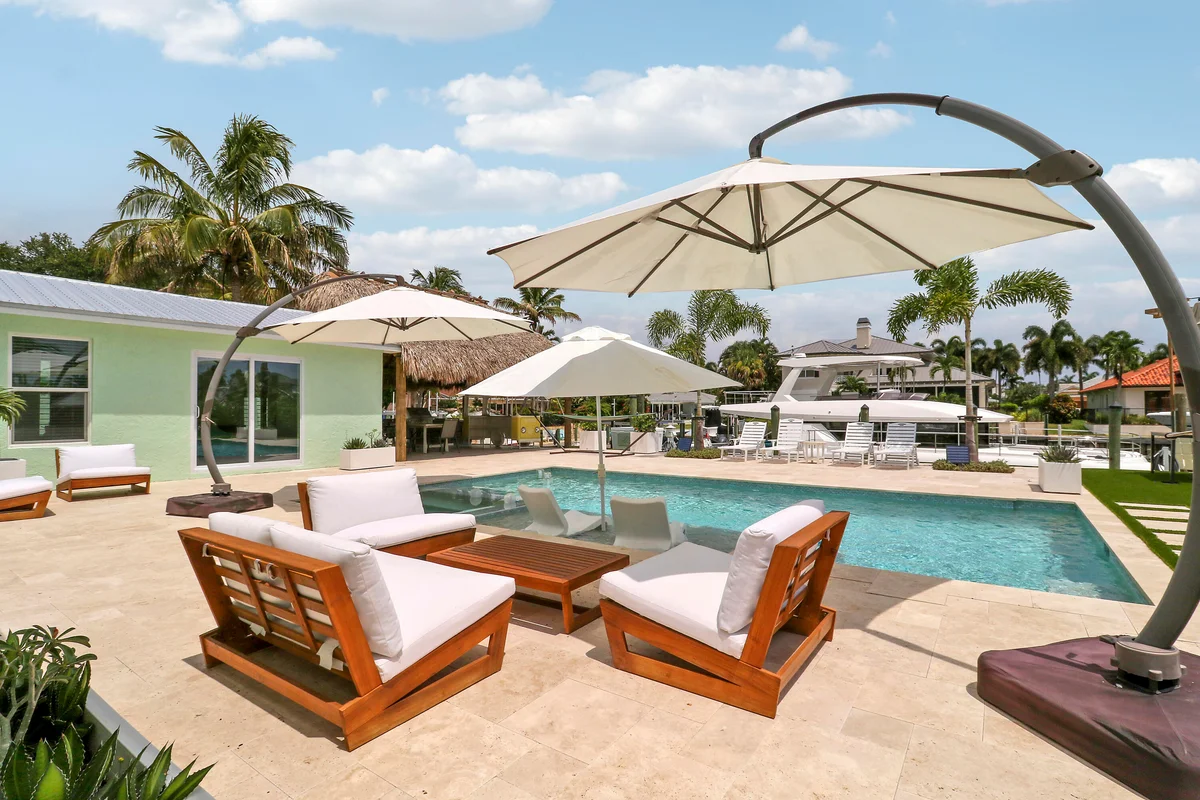 2443 E Edgewater Dr, Palm Beach Gardens: photo 1 of 67