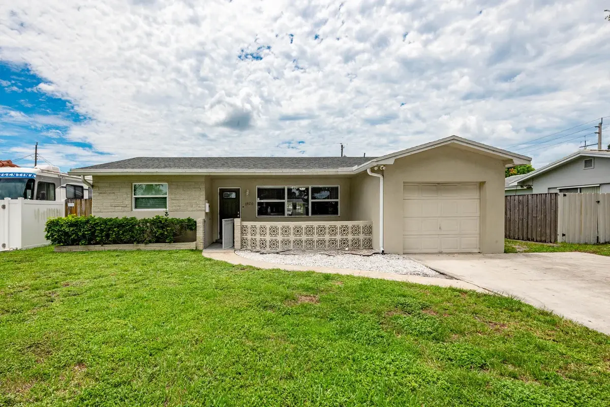 1820 N 46th Ave, Hollywood: photo 1 of 27