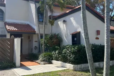 12432 SW 94th Ln, Miami: photo 1 of 26