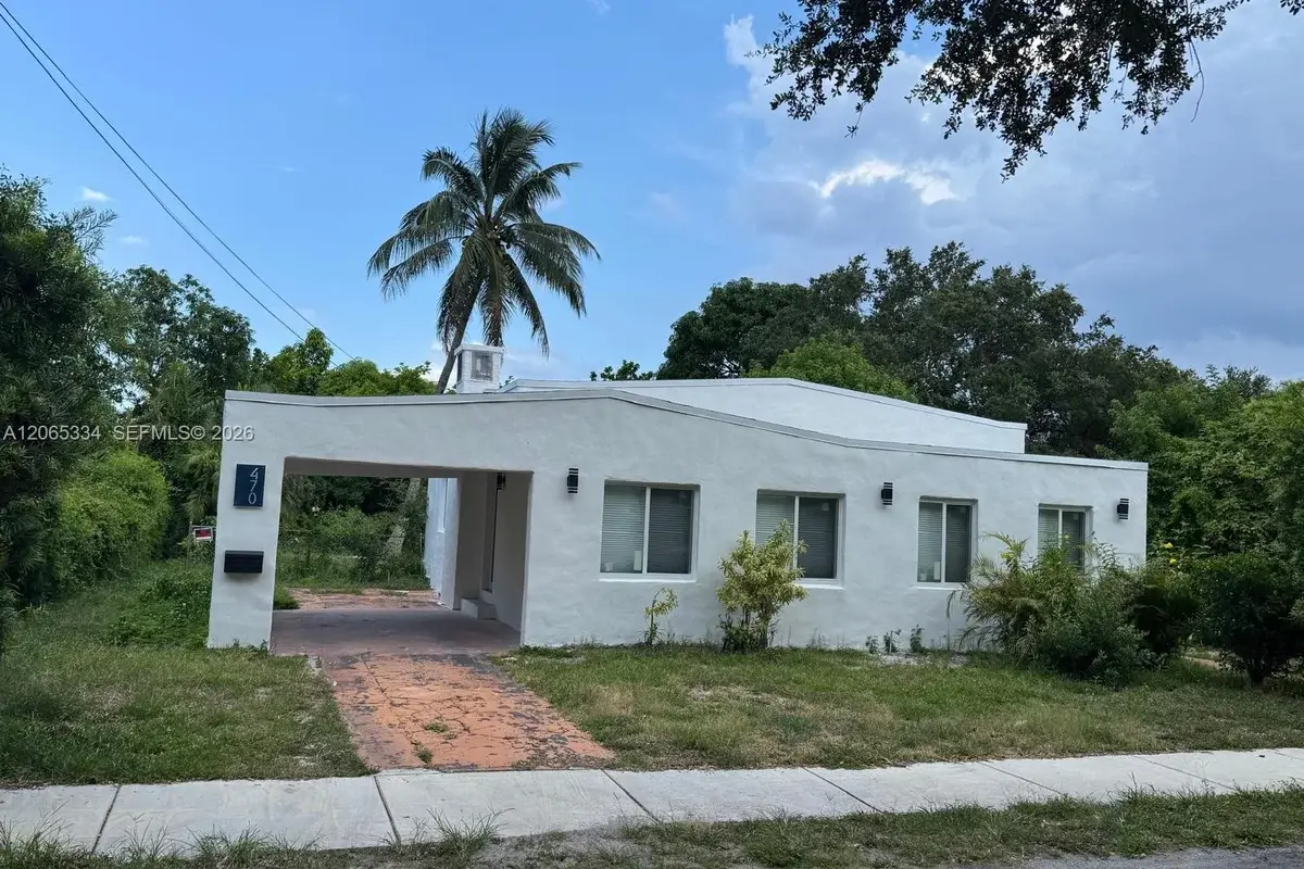470 NE 130th St, North Miami: photo 1 of 12