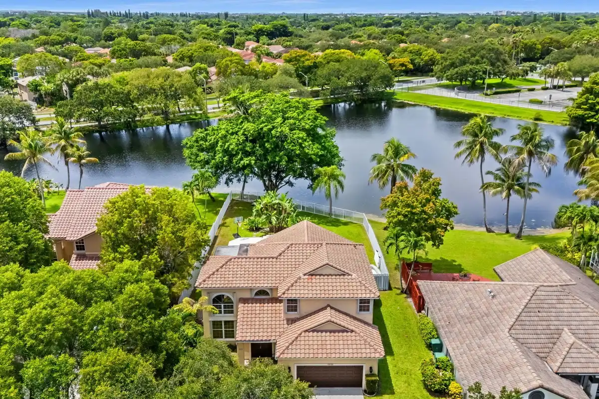 10740 London St, Cooper City: photo 1 of 33