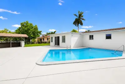 15624 SW 297th Ter, Homestead: photo 1 of 20