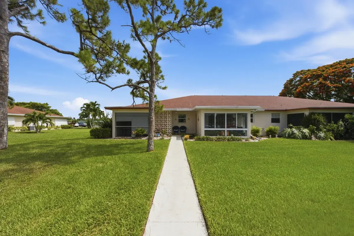 4830 NW 4th St #A, Delray Beach: photo 1 of 27